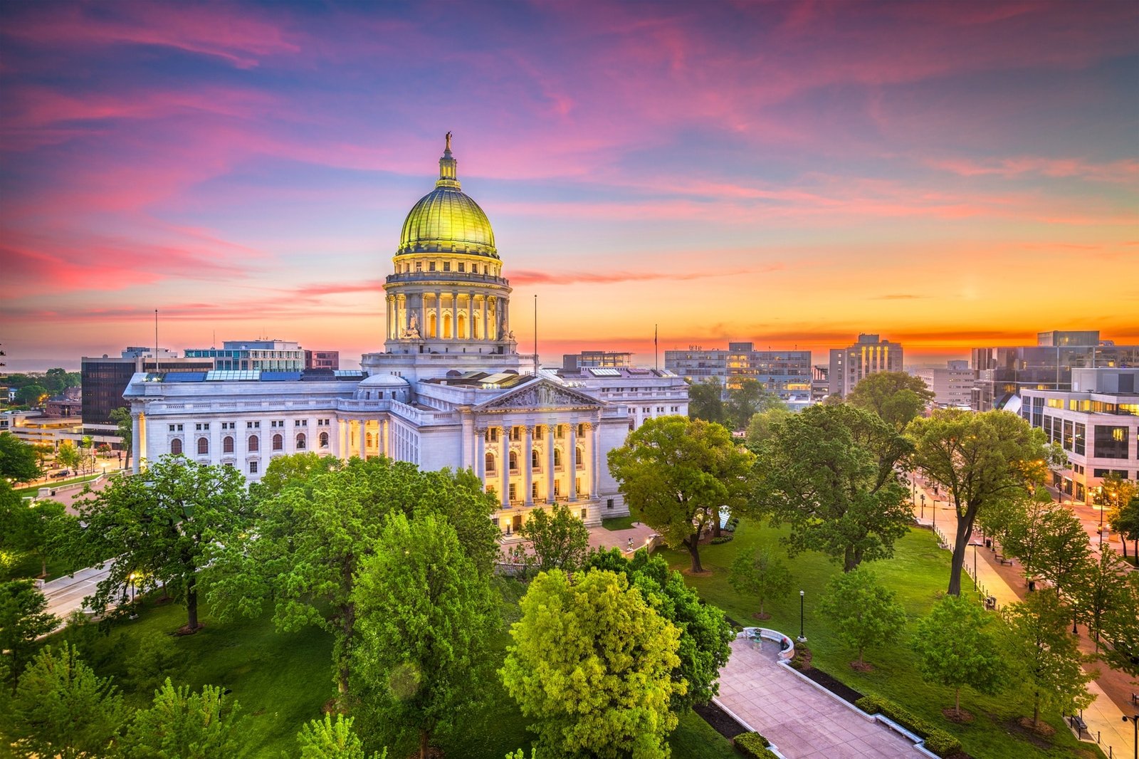 wisconsin-capitol-dusk Wisconsin Capitol at dusk